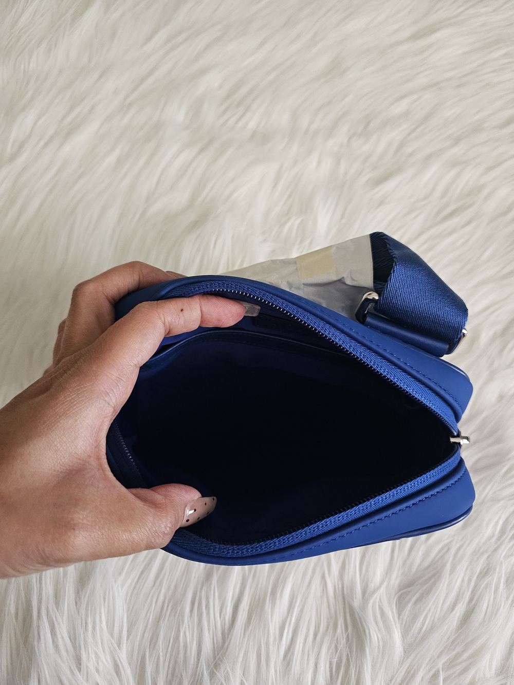 Gucci Edge Mini Slingbag - Picture 4 of 5